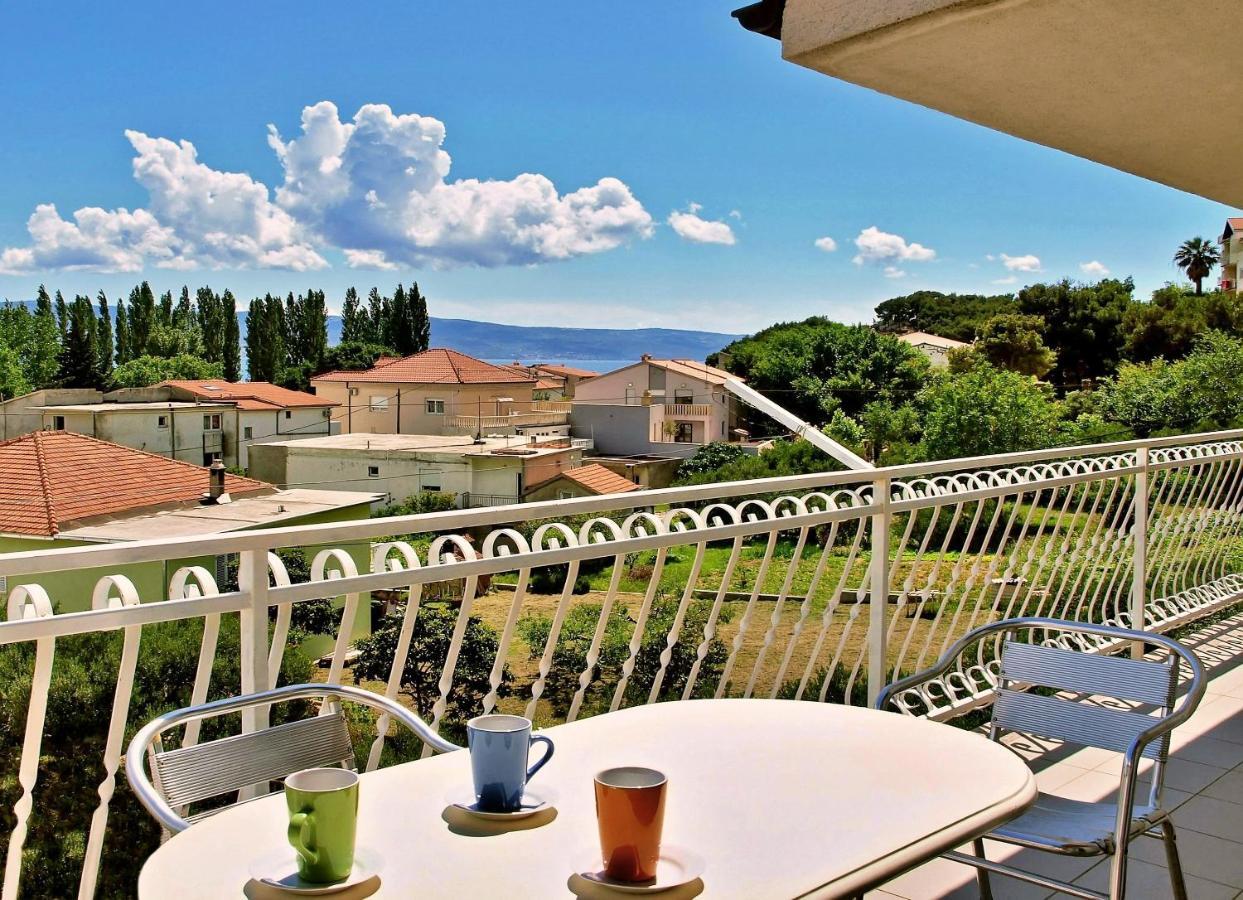 Apartments Iko Омиш Экстерьер фото