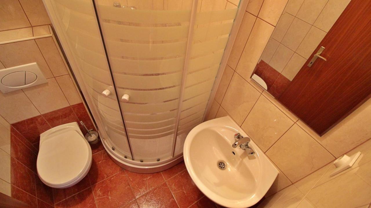 Apartments Iko Омиш Экстерьер фото